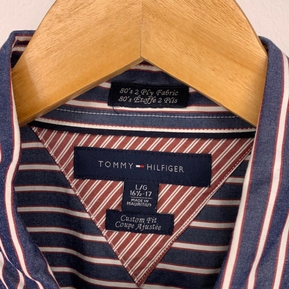 NWOT Tommy Hilfiger 'Custom Fit" Button D… - Picture 4 of 8